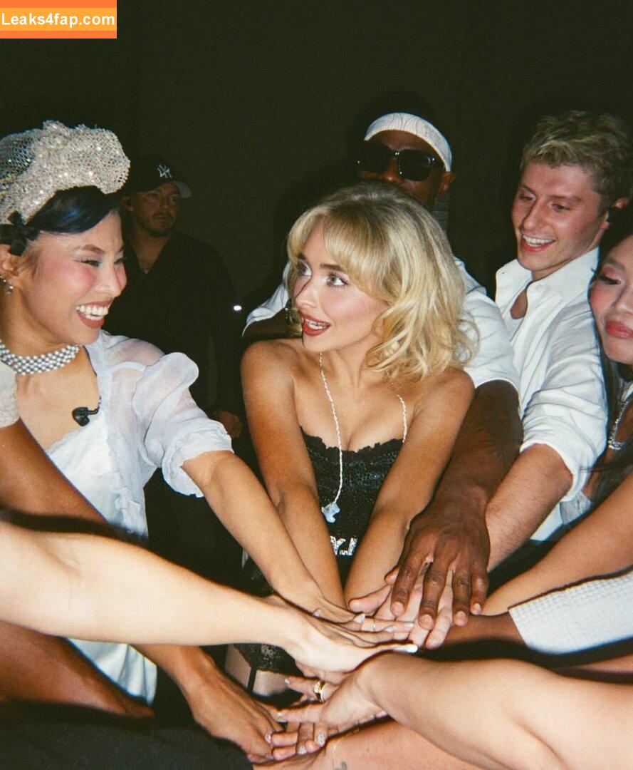 Sabrina Carpenter / https: / sabrinacarpenter leaked photo photo #5513