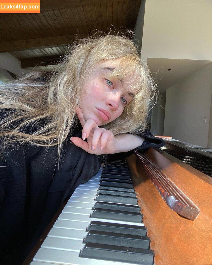 Sabrina Carpenter / https: / sabrinacarpenter leaked photo photo #5629