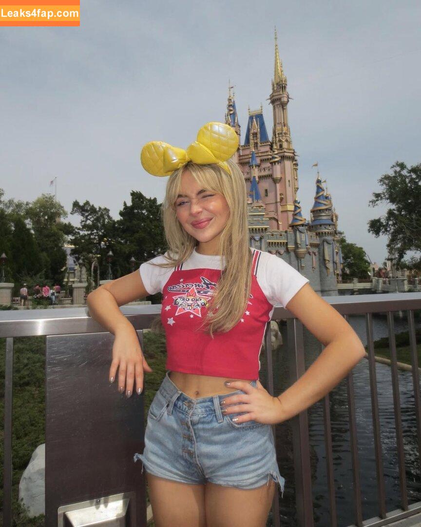 Sabrina Carpenter / https: / sabrinacarpenter leaked photo photo #5632