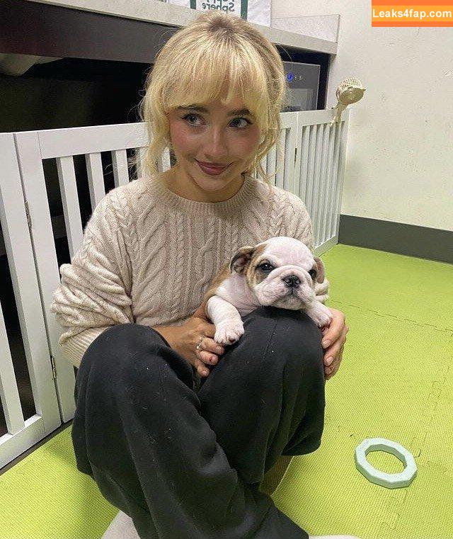 Sabrina Carpenter / https: / sabrinacarpenter leaked photo photo #5640