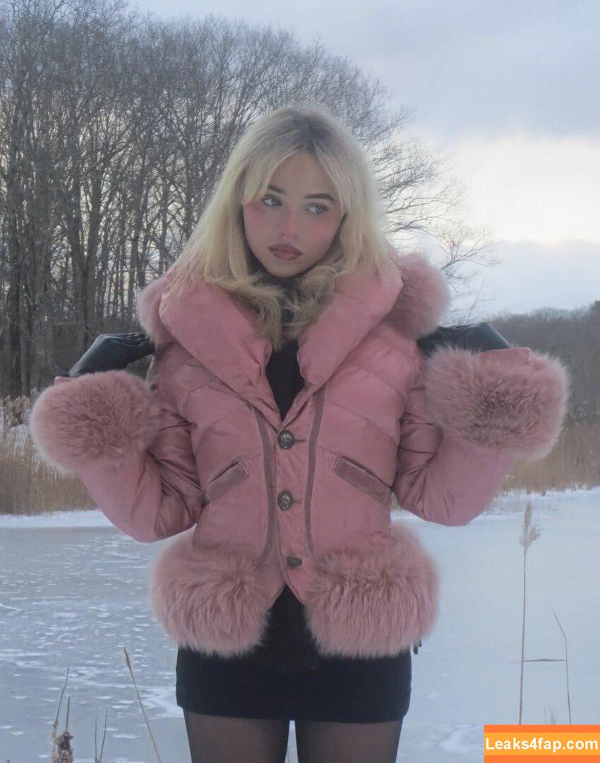 Sabrina Carpenter / https: / sabrinacarpenter leaked photo photo #5734