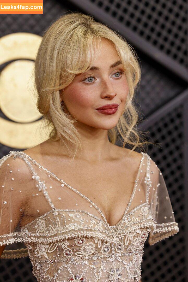 Sabrina Carpenter / https: / sabrinacarpenter leaked photo photo #5875