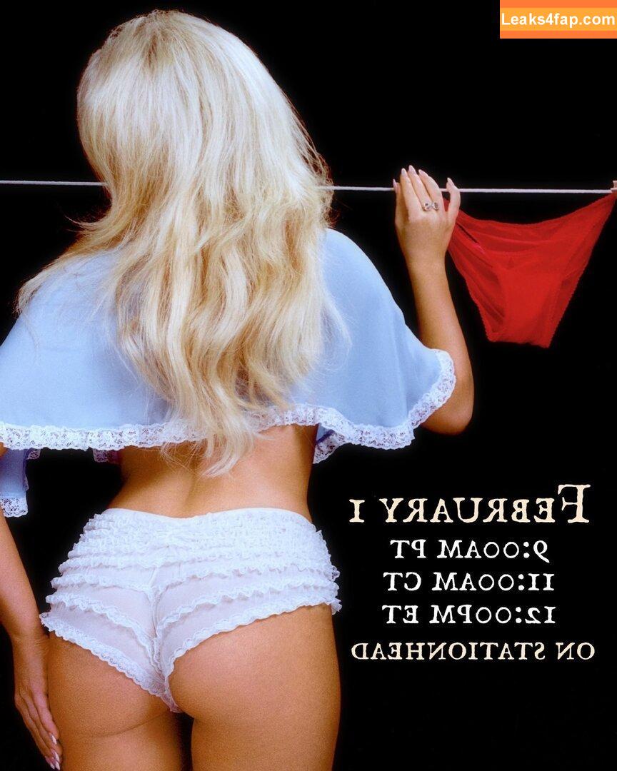 Sabrina Carpenter / https: / sabrinacarpenter leaked photo photo #5917