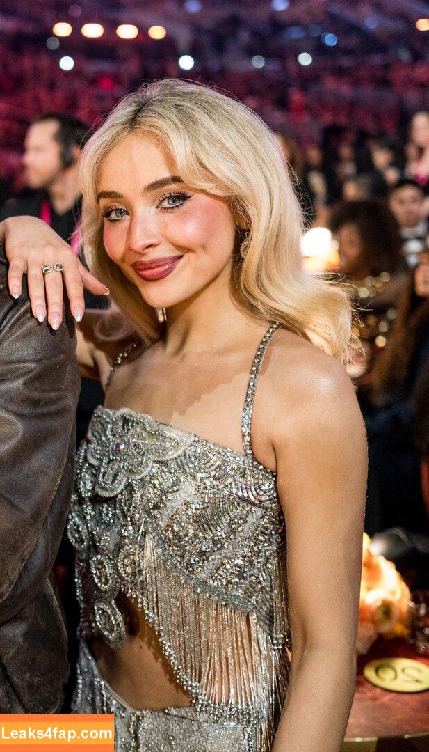 Sabrina Carpenter / https: / sabrinacarpenter leaked photo photo #5931