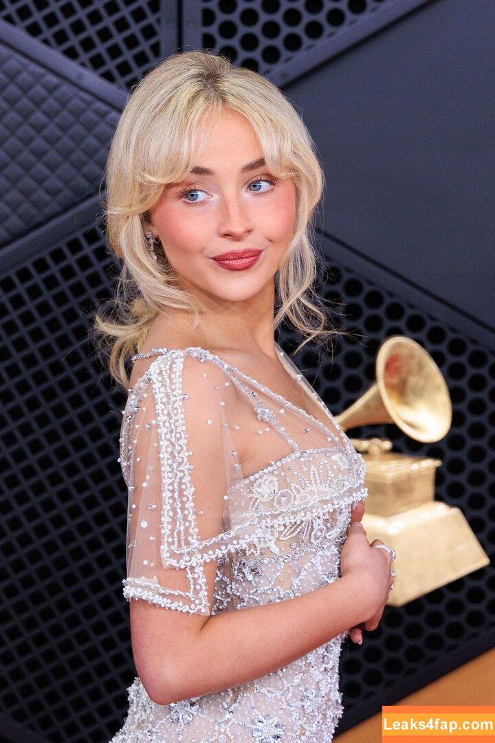 Sabrina Carpenter / https: / sabrinacarpenter leaked photo photo #5940