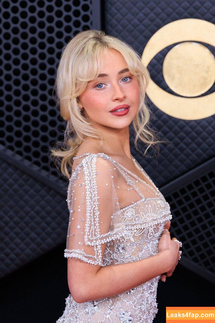 Sabrina Carpenter / https: / sabrinacarpenter leaked photo photo #5944