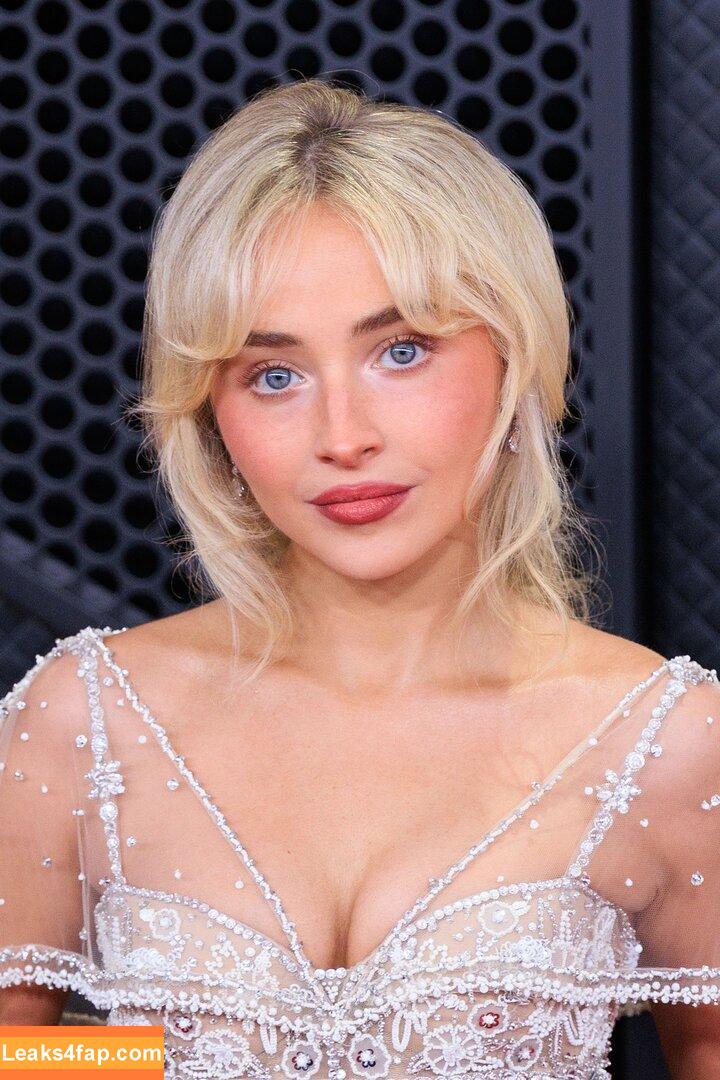 Sabrina Carpenter / https: / sabrinacarpenter leaked photo photo #5945