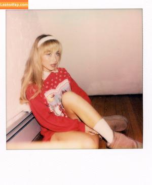 Sabrina Carpenter photo #5177