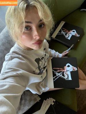 Sabrina Carpenter photo #5194