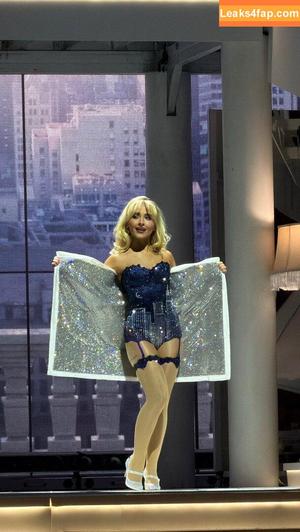 Sabrina Carpenter photo #5346