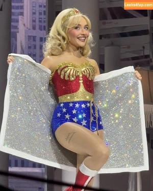 Sabrina Carpenter фото #5365