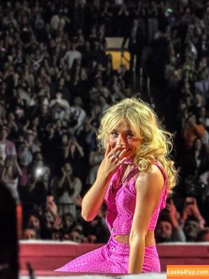 Sabrina Carpenter фото #5375