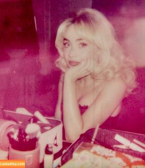 Sabrina Carpenter photo #5415