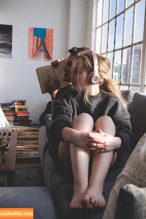 Sabrina Carpenter photo #5438