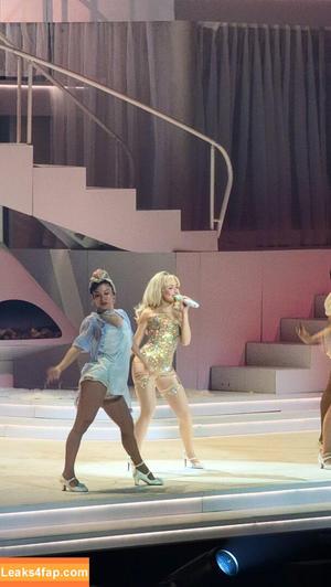 Sabrina Carpenter photo #5446