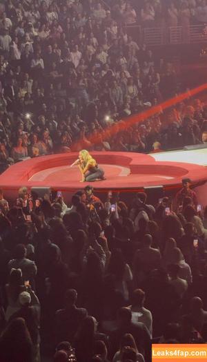 Sabrina Carpenter photo #5459