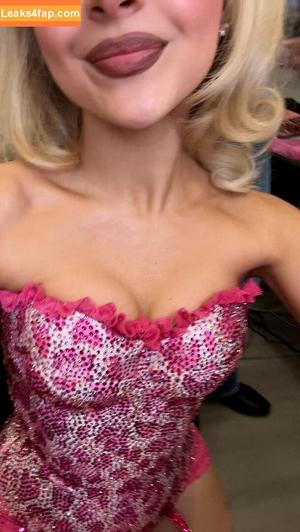 Sabrina Carpenter photo #5466