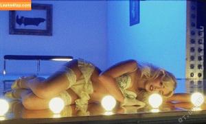 Sabrina Carpenter photo #5490