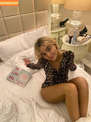 Sabrina Carpenter photo #5556