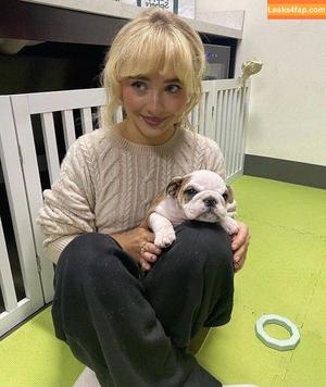 Sabrina Carpenter photo #5640