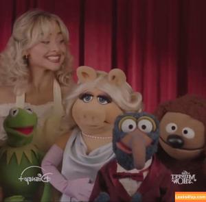 Sabrina Carpenter photo #5845