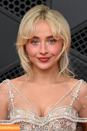 Sabrina Carpenter photo #5885