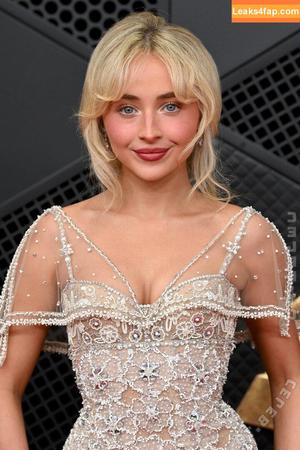 Sabrina Carpenter photo #5909