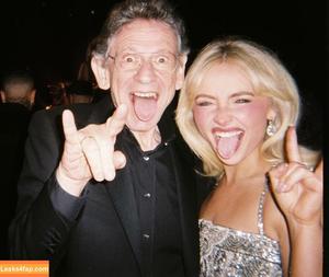 Sabrina Carpenter photo #5919