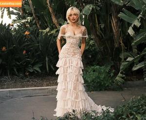 Sabrina Carpenter photo #5920