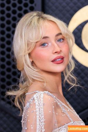 Sabrina Carpenter photo #5937