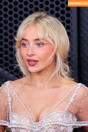 Sabrina Carpenter photo #5946