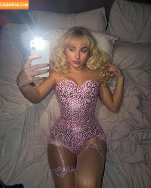 Sabrina Carpenter photo #5977