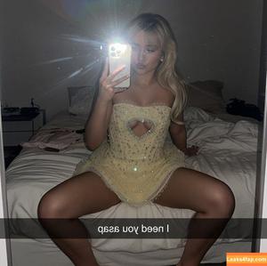 Sabrina Carpenter photo #5980