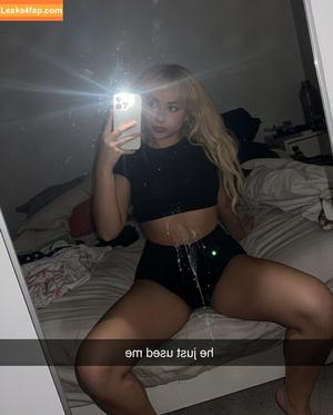 Sabrina Carpenter photo #5992