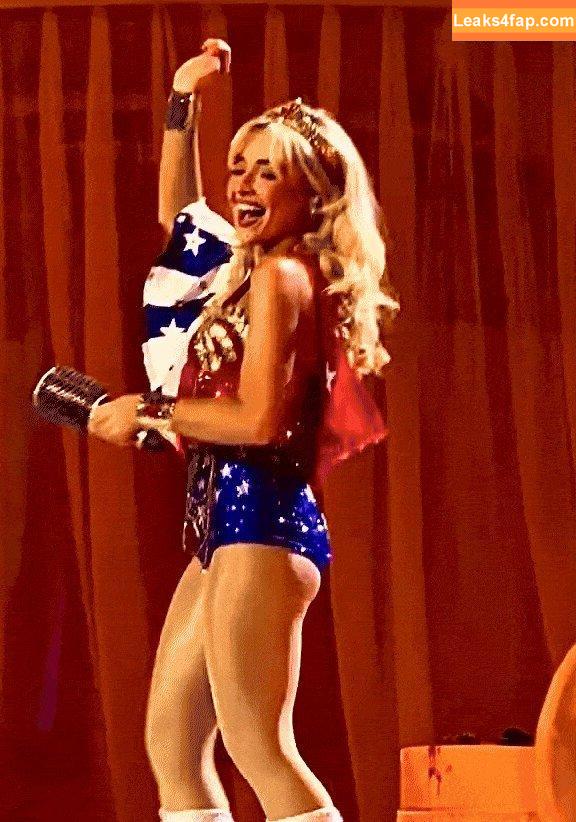 Sabrina Carpenter / https: / sabrinacarpenter leaked photo photo #6028