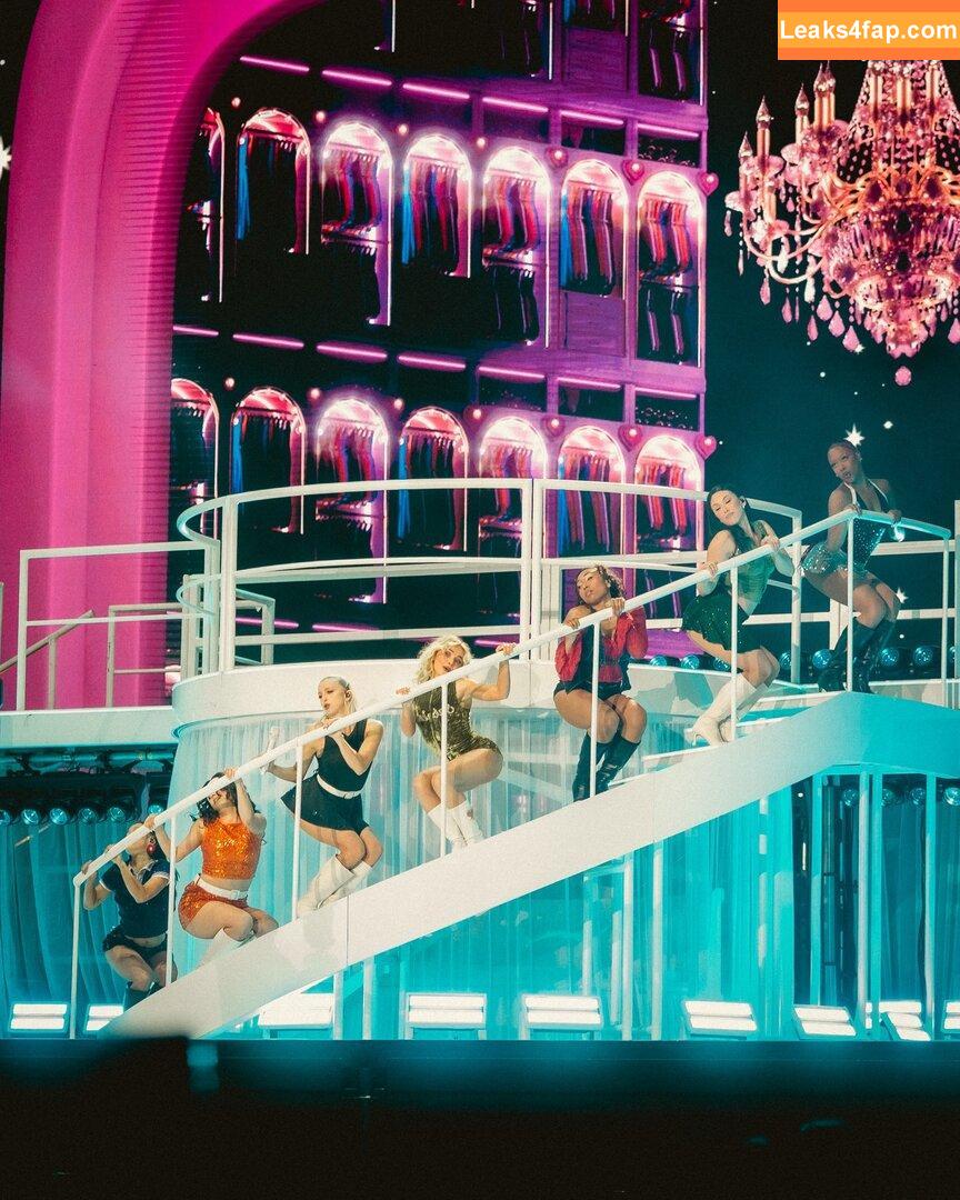 Sabrina Carpenter / https: / sabrinacarpenter слитое фото фото #6059