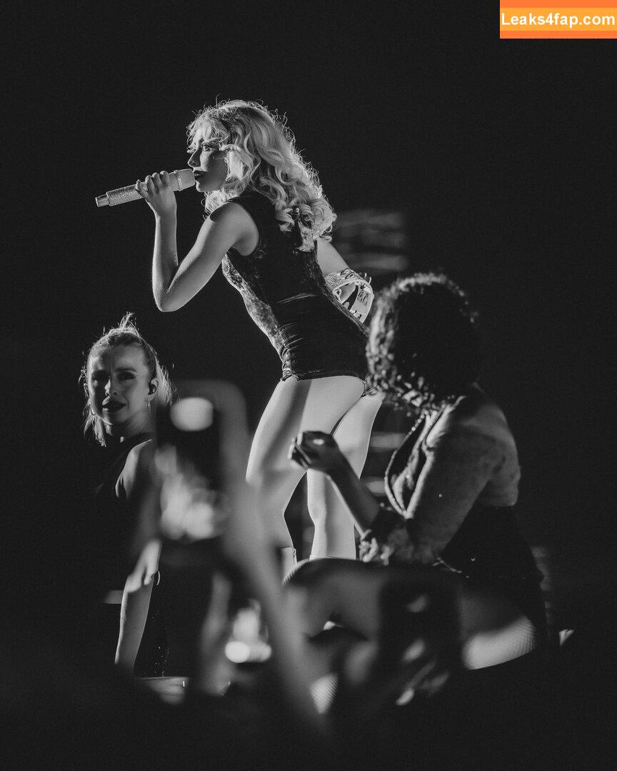 Sabrina Carpenter / https: / sabrinacarpenter слитое фото фото #6065