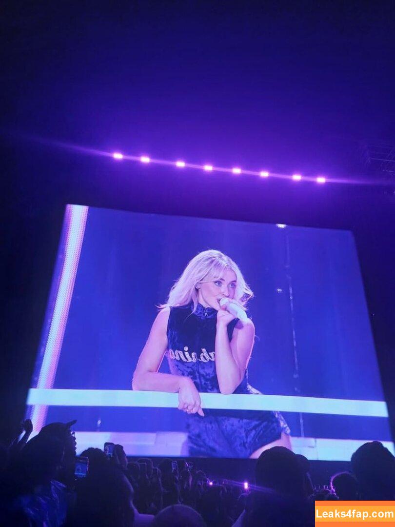 Sabrina Carpenter / https: / sabrinacarpenter слитое фото фото #6076