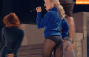 Sabrina Carpenter photo #6132