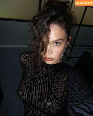 Sabrina Claudio photo #0041