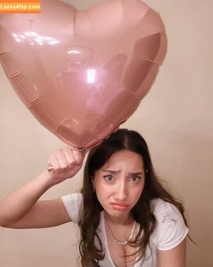 Sabrina Pezeshkian photo #0024