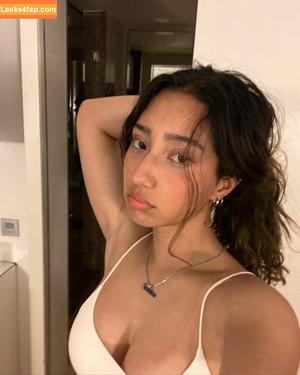 Sabrina Pezeshkian photo #0065