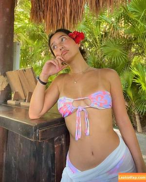 Sabrina Pezeshkian photo #0067