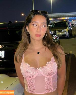 Sabrina Pezeshkian photo #0080