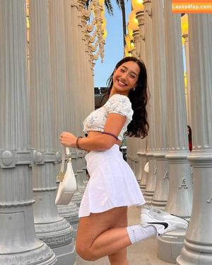 Sabrina Pezeshkian photo #0085