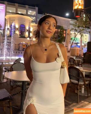 Sabrina Pezeshkian photo #0099