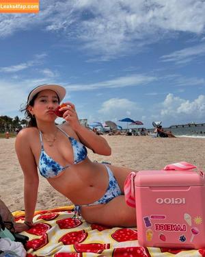 Sabrina Pezeshkian photo #0201
