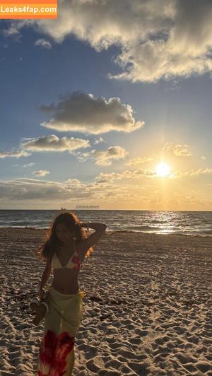 Sabrina Pezeshkian photo #0430