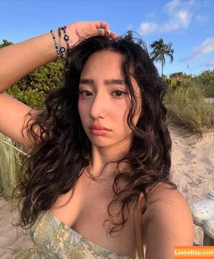 Sabrina Pezeshkian photo #0435