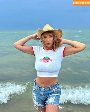 Sabrina Salerno photo #2333